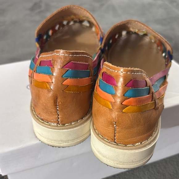 Colorful Embroidered Women's Loafers - Picture 5 of 6